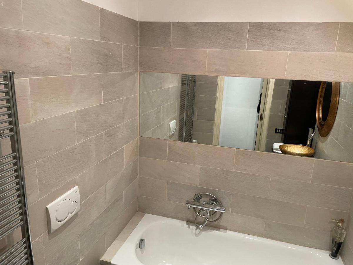 Elegant Apt-typical Palazzina Pz Alessandria Apartment Rome